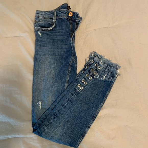 Zara Jeans 4 - Picture 1 of 3